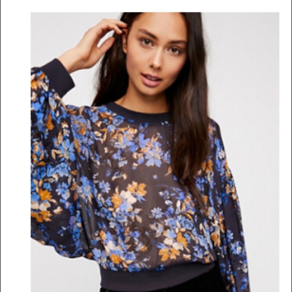 BEAUTIFUL FREE PEOPLE BLOUSE !!!